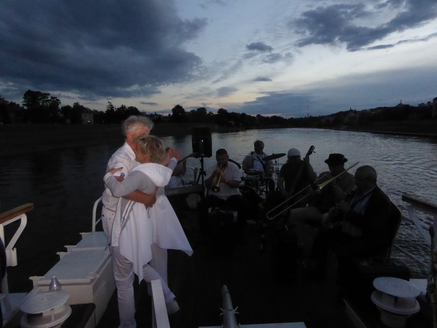 Krakow: Evening Cruise with a Glass of Wine - Wine, beer, and the onboard bar