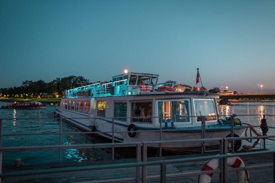 Kraków: Evening or Night River Cruise - Kazimierz from the Vistula