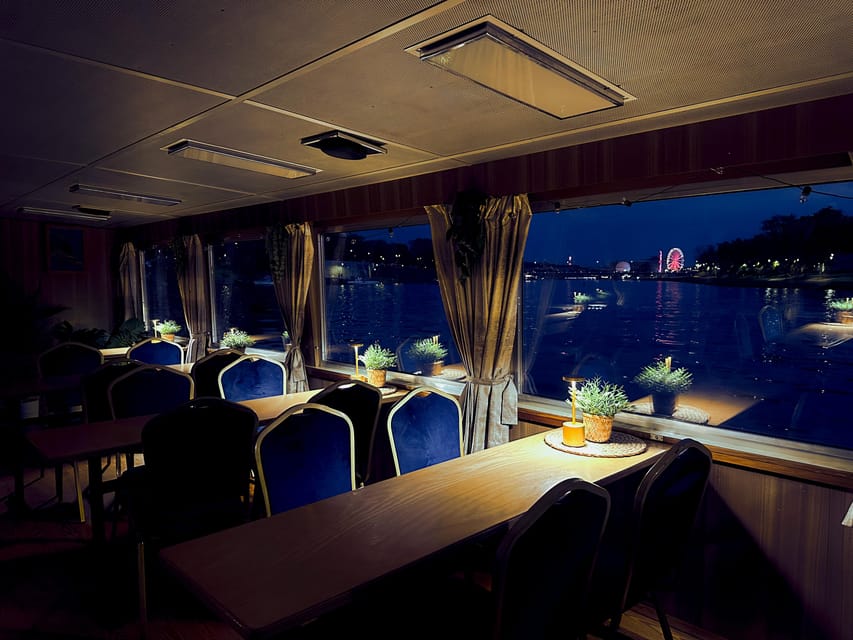 Kraków: Evening or Night River Cruise - What $24 gets you
