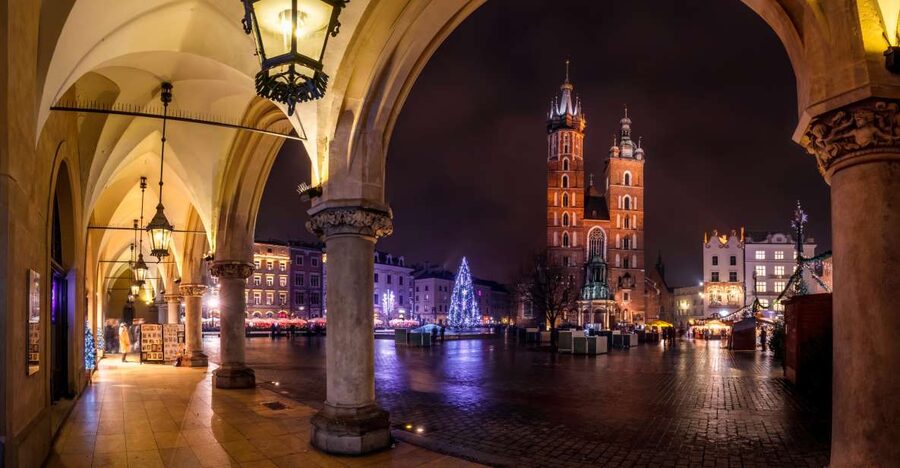 Krakow: Evening Walking Tour with Spooky Stories - Florian Gate and the city’s old defenses