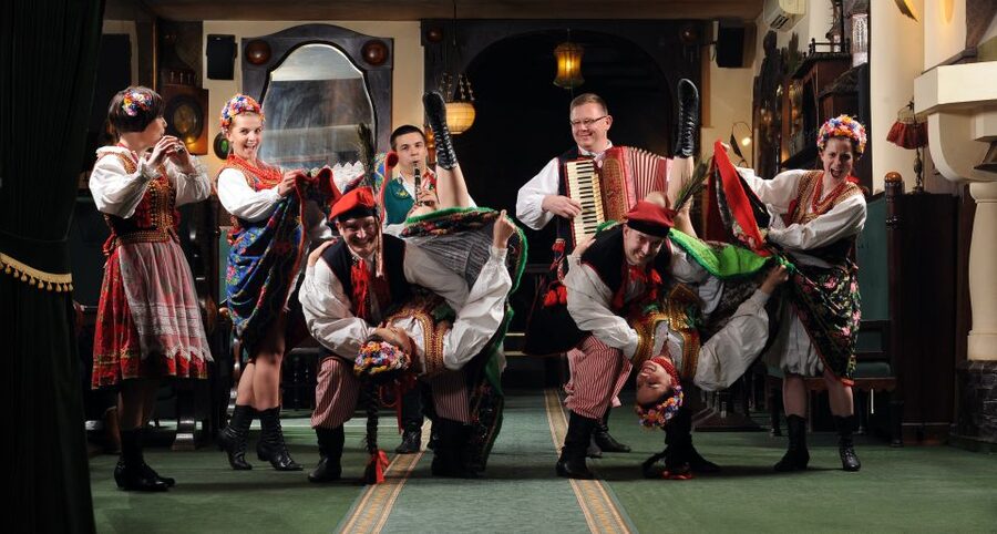 Krakow: Folk Show & 3-Course Dinner at Jama Michalika Café - A Polish folk show in the middle of Krakow