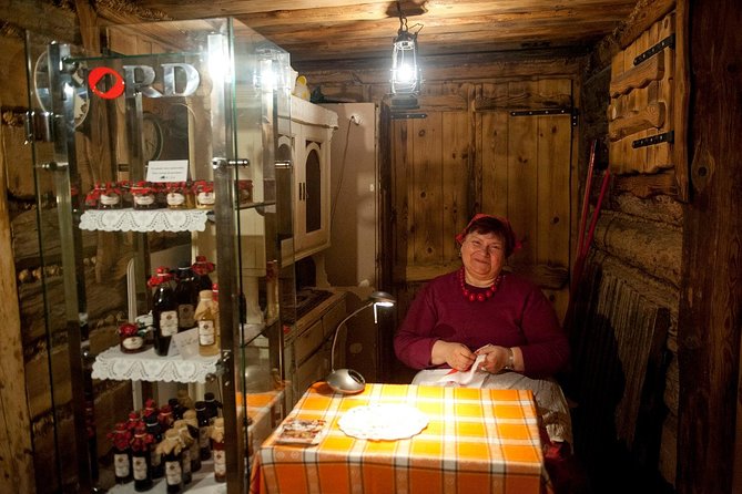 Krakow: Food Tour of 10 Tastings with Pierogi, Vodka & More - Floriańska and the Barbican: a sweet finish