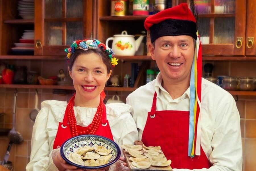 Krakow Food Tour: Polish Flavours & Local Stories - Starting with Polish flavors at Mały Rynek