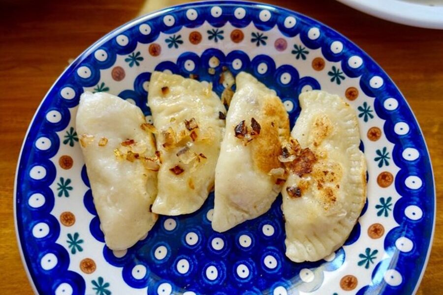 Krakow Food Tour: Polish Flavours & Local Stories - Walking into Kazimierz for Jewish-inspired food