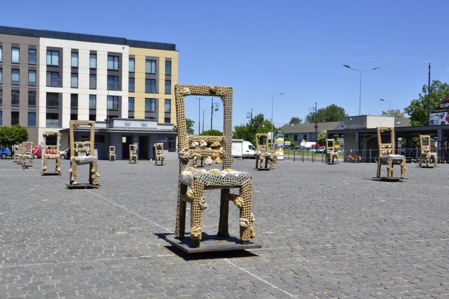Krakow: Full Tour Regular 1.5h guided city tour by E-Cart - Weather, comfort, and access