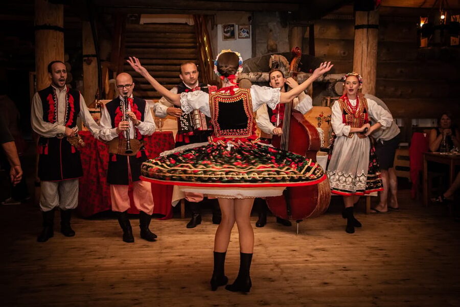 Krakow: Full Traditional Polish Dinner & Folk Show - Unlimited drinks make the $78 price easier to judge