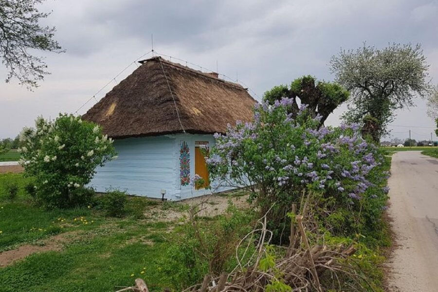 Krakow: Guided Day Tour of Zalipie Village & Museum Entry - Handmade souvenirs and local craft