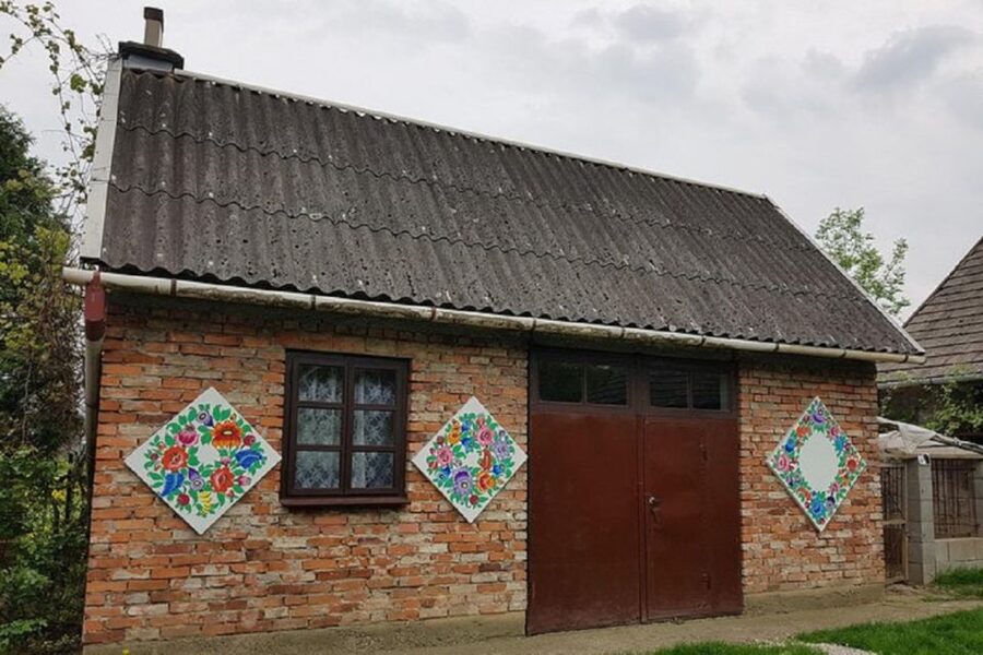 Krakow: Guided Day Tour of Zalipie Village & Museum Entry - Hotel pickup and the road from Krakow