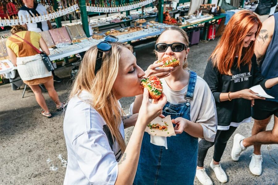 Krakow: Guided E-Scooter City Tour with Food Tastings - Starting at Plac Szczepański and learning the scooter