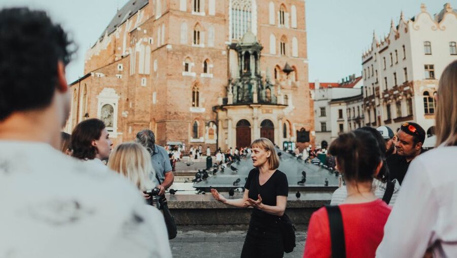 Krakow: Guided Old Town Tour - Who should book this Krakow walk?