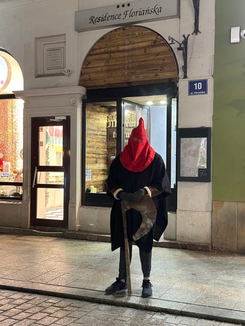 Kraków: Guided Tour of the Torture Museum - Kamil and the value of a live guide