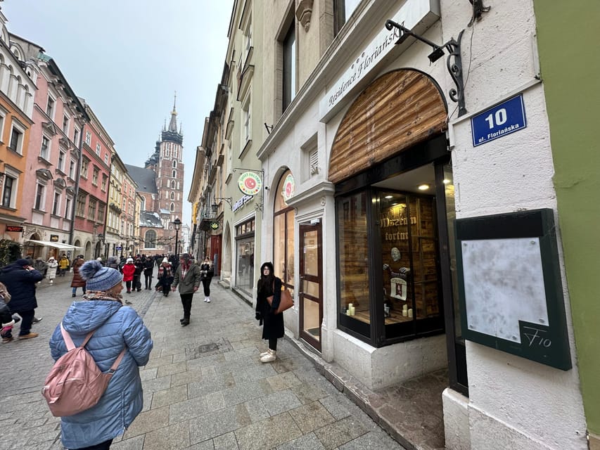 Kraków: Guided Tour of the Torture Museum - What $9 buys you in central Kraków