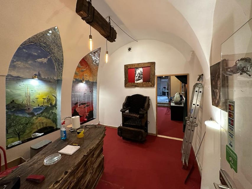 Kraków: Guided Tour of the Torture Museum - Planning around the one-hour format