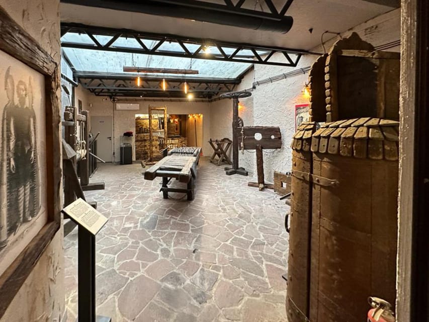 Kraków: Guided Tour of the Torture Museum - Medieval devices and the mechanics of punishment