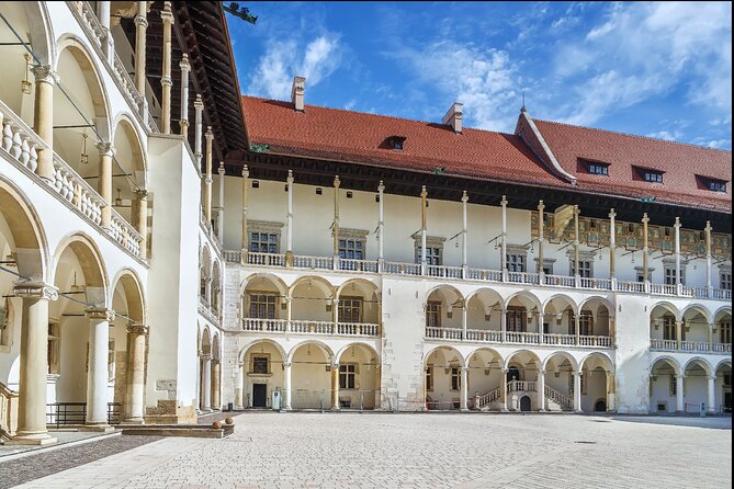 Krakow Guided Tour to Iconic Polish Royal Residence Wawel Castle - Strengths and weak spots