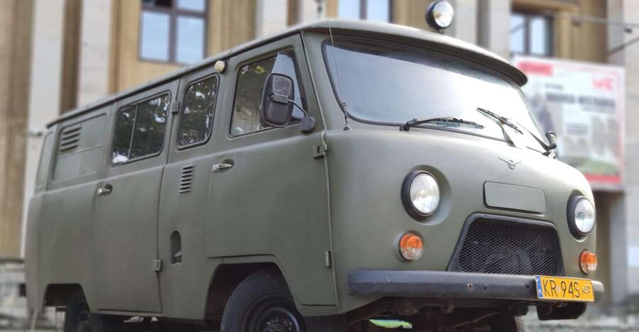 Krakow: Guided Tour to Nowa Huta on Commie Retro Van - The first view of Nowa Huta at Central Square