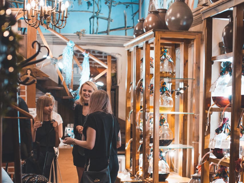 Kraków: Guided Vodka Tour with Food and Drink Tastings - What makes the guides important