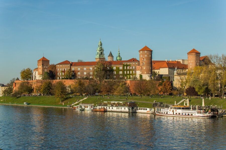 Krakow: Guided Wawel Tour, Lunch, and Vistula River Cruise - Wawel Cathedral, the bell, and the crypts