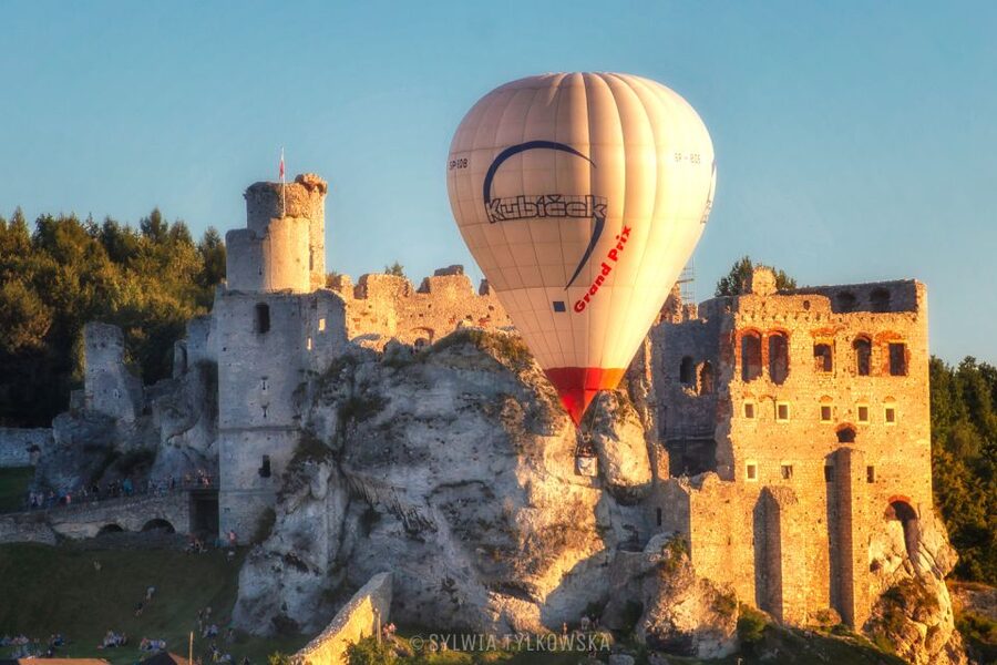 Kraków: Hot Air Balloon Flight with Champagne - What to wear and bring
