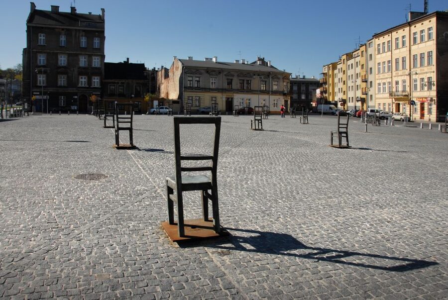 Krakow: Jewish Ghetto Guided Walking Tour - What the one-hour format gives you