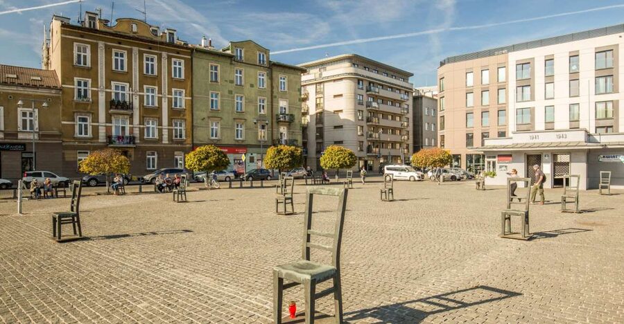 Krakow: Jewish Ghetto Walking Tour - The ghetto wall and the meaning of confinement