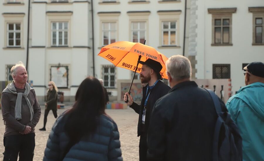Krakow: Jewish Quarter and Former Ghetto Tour - Synagogues, streets, and the life that came before 1939