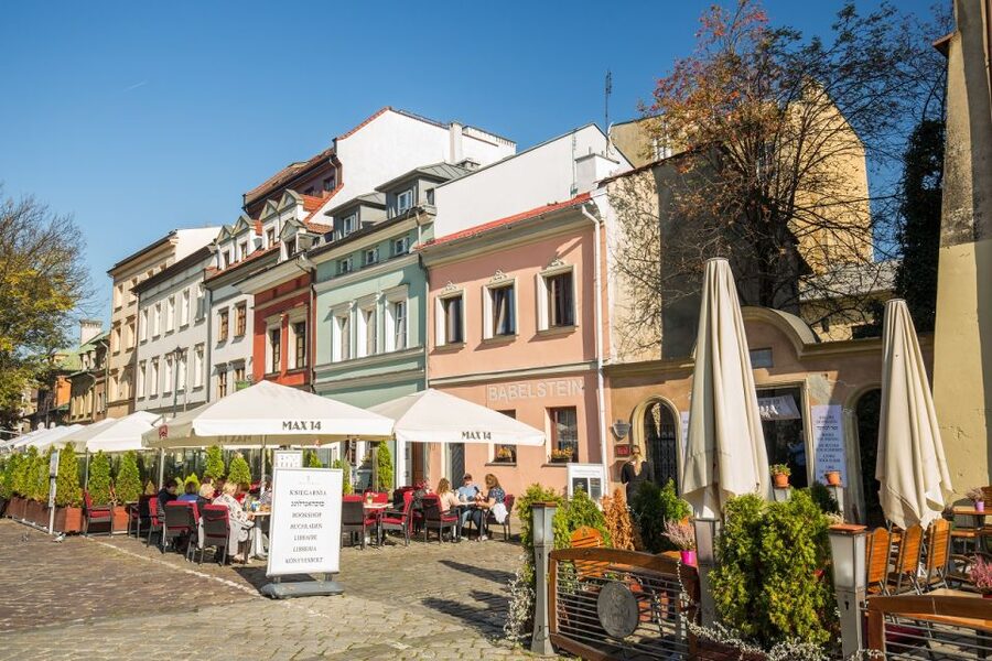 Krakow: Jewish Quarter and Ghetto Sightseeing Golf Cart Tour - What the heated golf cart adds