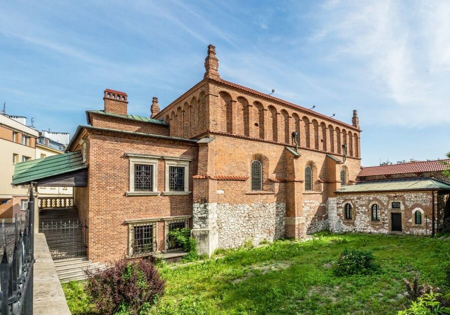 Krakow: Jewish Quarter and Ghetto Sightseeing Golf Cart Tour - Audio commentary, languages, and the live driver