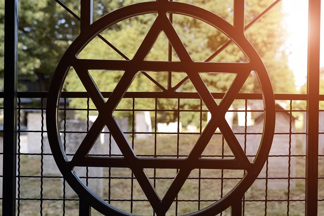 Krakow Kazimierz and Jewish Ghetto Tour with Synagogues - Starting in Kazimierz, Krakow’s former Jewish district
