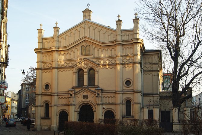 Krakow Kazimierz and Jewish Ghetto Tour with Synagogues - Starting on Miodowa Street and entering Kazimierz