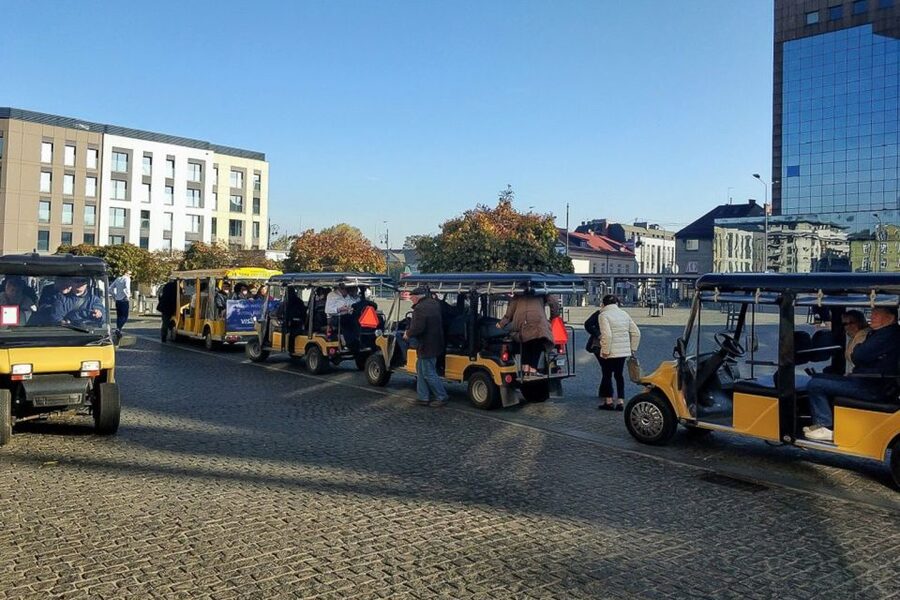 Krakow: Kazimierz by Golf Cart and Schindler's Factory Tour - Crossing the Vistula into Podgórze