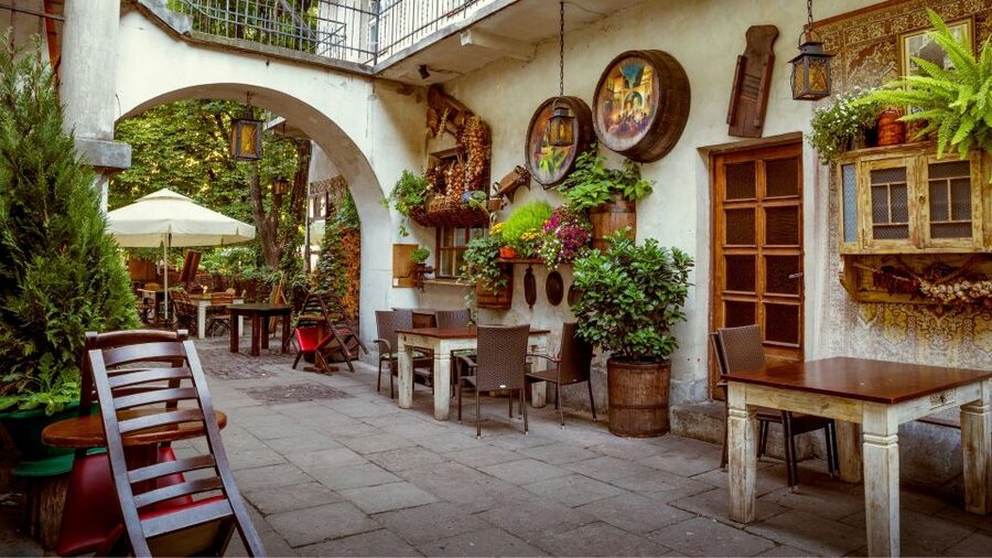 Krakow: Kazimierz Jewish District Private Guided Tour - Why Kazimierz deserves a full morning or afternoon