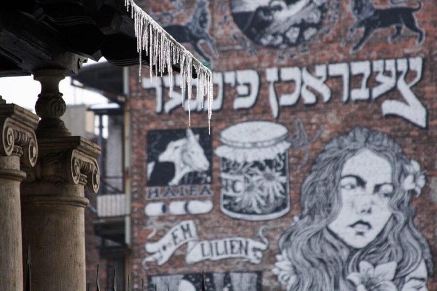Krakow: Kazimierz Jewish Quarter Walking Tour - Why Kazimierz deserves a guided walk