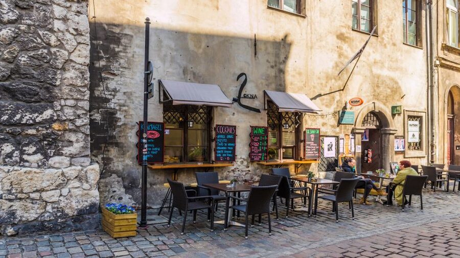 Krakow: Kazimierz Jewish Quarter Walking Tour - Plac Nowy and Kazimierz today