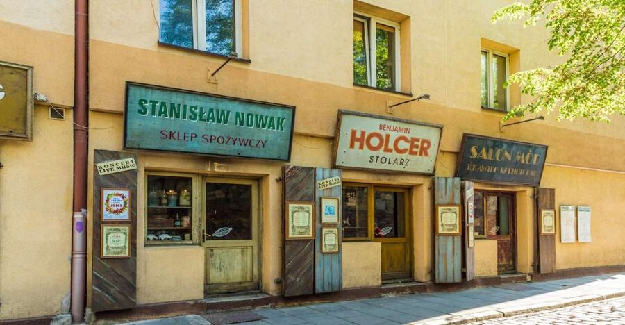 Krakow: Kazimierz Jewish Quarter Walking Tour - The guides and the quality of the explanation