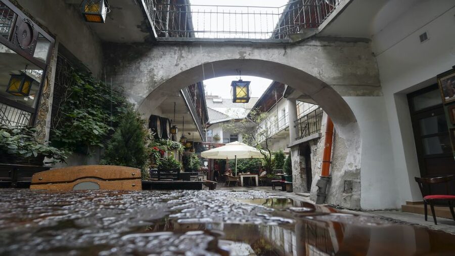 Krakow: Kazimierz Jewish Quarter Walking Tour - Is $27 good value?