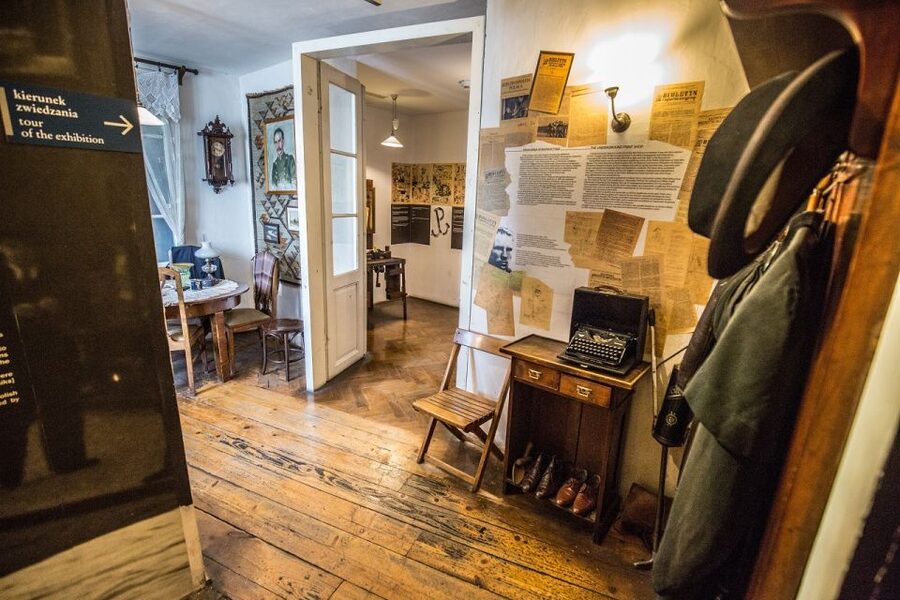 Krakow: Kazimierz, Schindler's Factory & Ghetto with Guide - What the $81 price includes