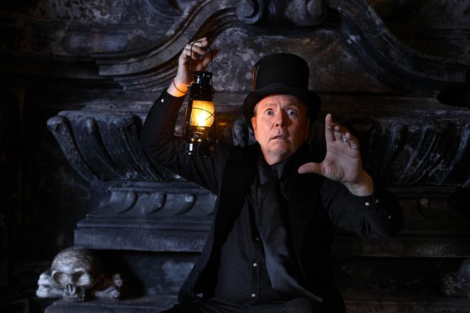 Krakow Night Tour: Ghosts, Vampires and Legends of the Old Town - The walking pace, weather, and comfort question
