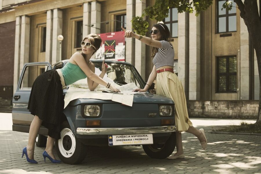 Krakow: Nowa Huta Guided Tour in Vintage Car - What the guide adds