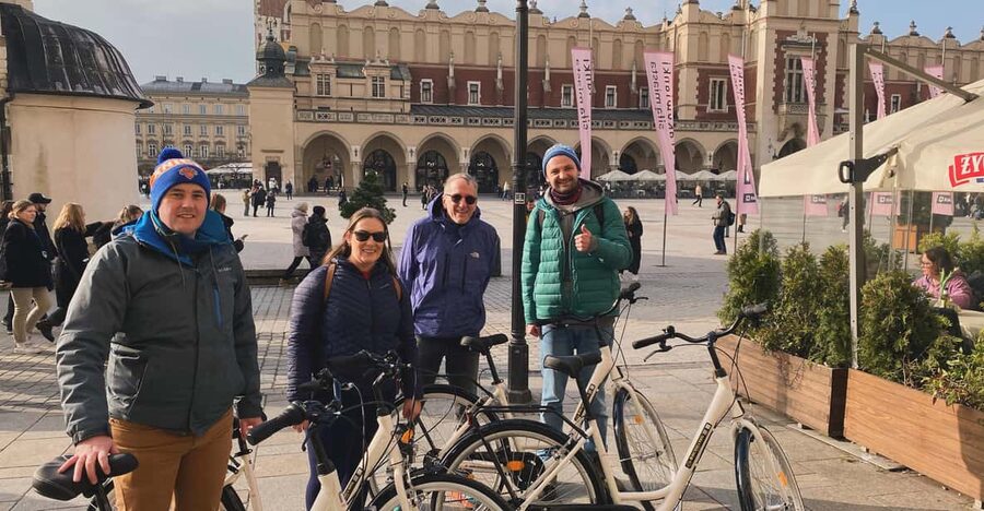 Krakow: Old Town and Kazimierz Guided Bike Tour - Timing, language, and practical comfort