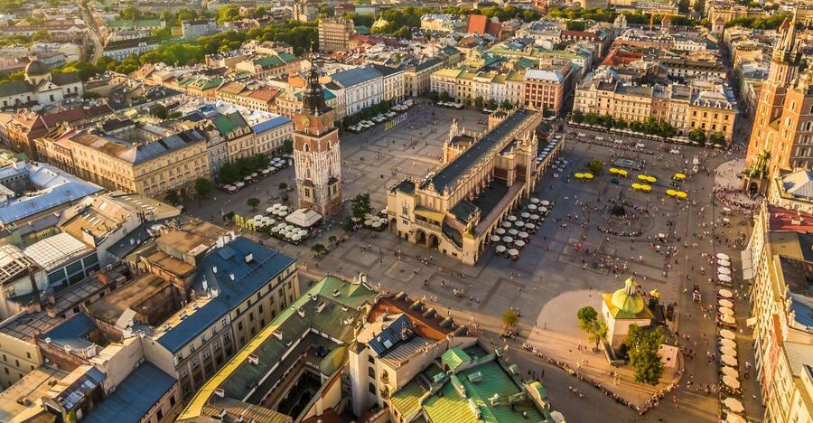 Krakow: Old Town Audio-Guided Walking Tour with Headset - Jagiellonian University and the city’s student story