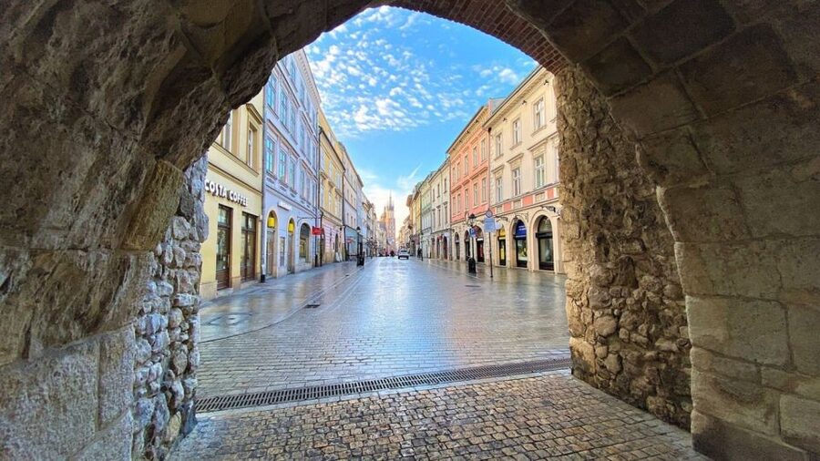 Krakow: Old Town Audioguided walking Tour - Starting on Grodzka Street beneath St. Peter and Paul