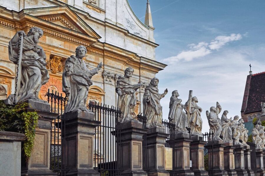 Krakow: Old Town Audioguided walking Tour - Szczepanski Square and Krakow’s unusual prewar tower
