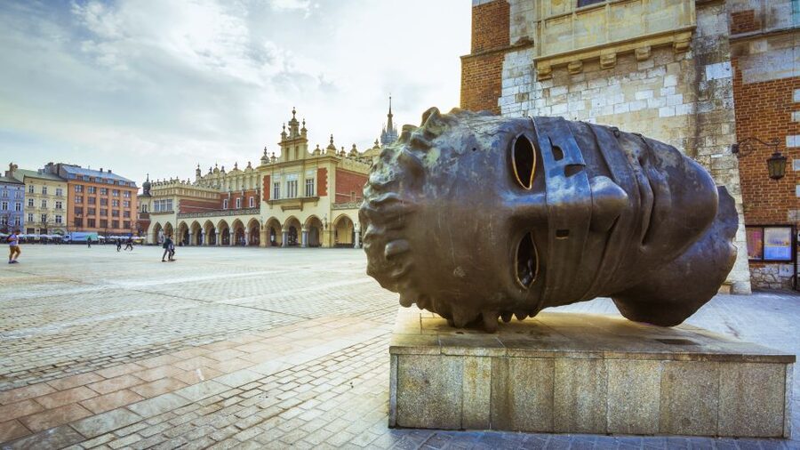 Krakow: Old Town Audioguided walking Tour - St. Mary’s Basilica and stories you will remember