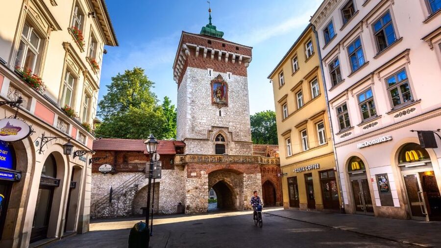 Krakow: Old Town Audioguided walking Tour - Jagiellonian University and Krakow’s long academic life