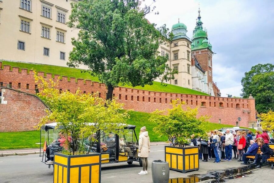 Krakow: Old Town City Tour in a Golf Cart - Should you book the Krakow golf cart tour?