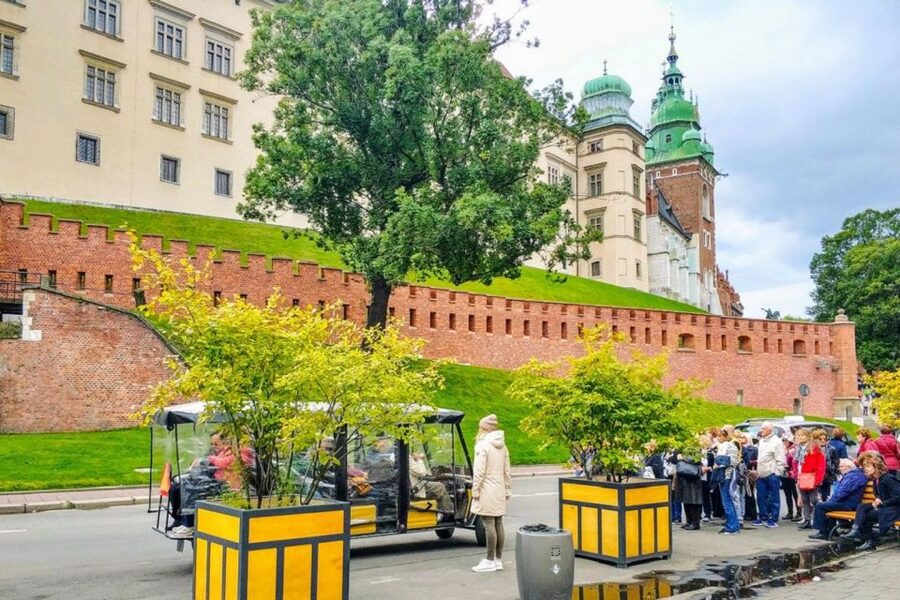 Krakow: Old Town, Ghetto, and Kazimierz Golf Cart Tour - Key points at a glance