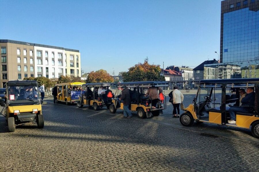 Krakow: Old Town, Ghetto, and Kazimierz Golf Cart Tour - How the audio guide changes the experience