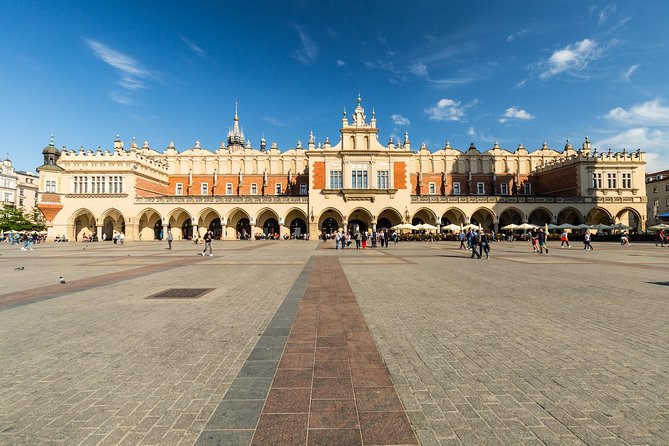 Krakow: Old Town Guided Walking Tour - Why Krakow’s Royal Route is the right place to begin