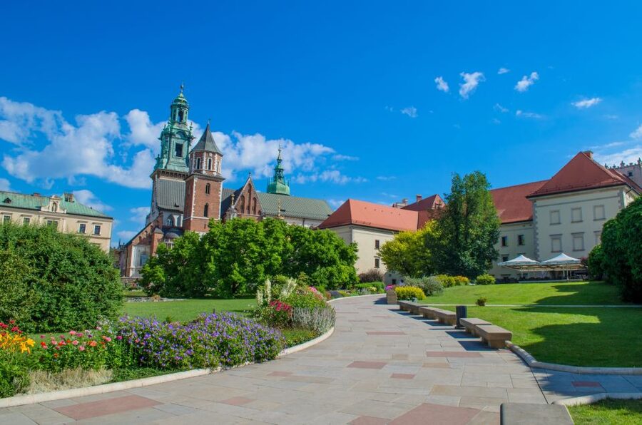 Krakow: Old Town Highlights Private Walking Tour - St Mary’s Basilica and the Veit Stoss altarpiece